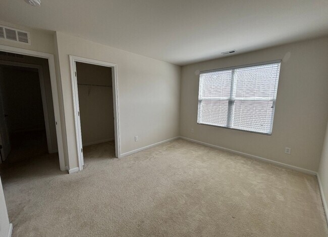 Building Photo - 3BR/2.5BA Home for Rent in Eastwood for Re...