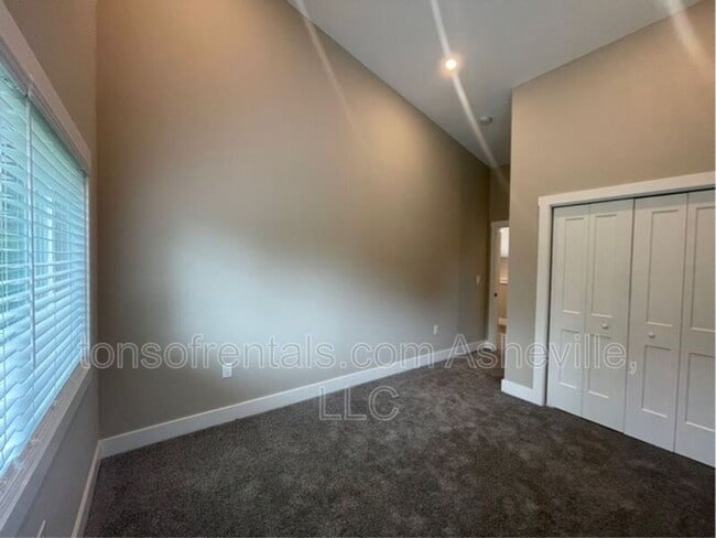 Building Photo - 77 East St