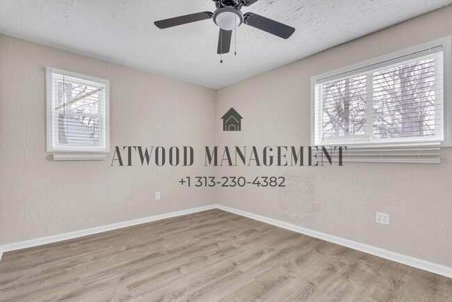 Building Photo - This beautifully updated 2-bedroom, 1-bath single-family home is ready for move-in!