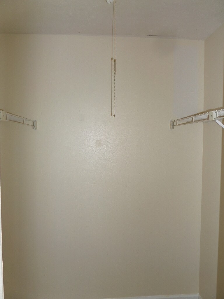 Building Photo - 3727 Greentree Pl