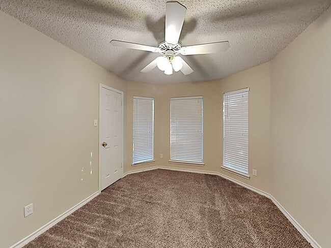 Building Photo - Move in before May 1st and get $1,000 OFF ...