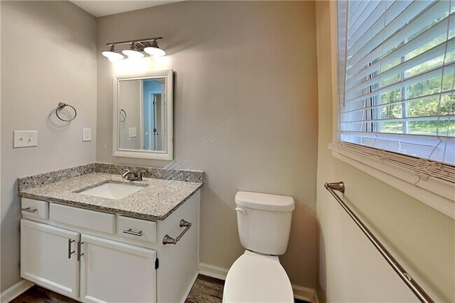 Building Photo - 3564 Saddlebrook Dr