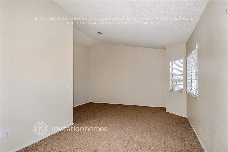 Building Photo - 15940 Miller Ave