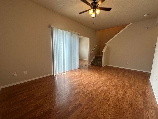 Building Photo - S0476