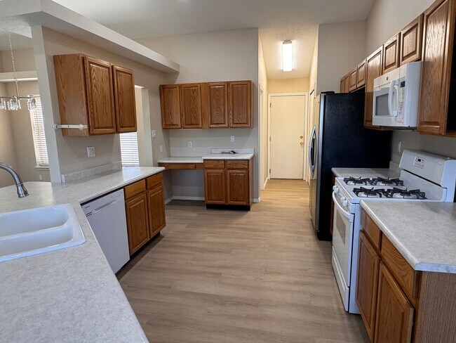 Building Photo - 3 Bedroom, 2 Bathroom Home in Tijeras, NM