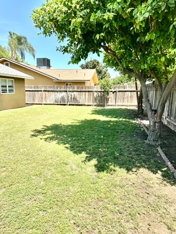 Building Photo - 320 Meadow Ln