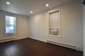 Building Photo - 228 Maple St