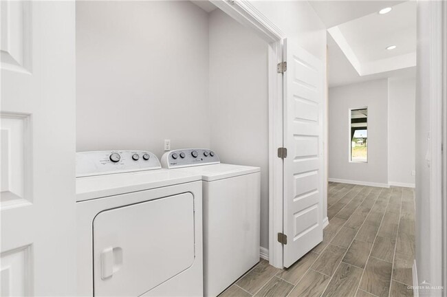 Building Photo - 22 N Alexandrite Ave