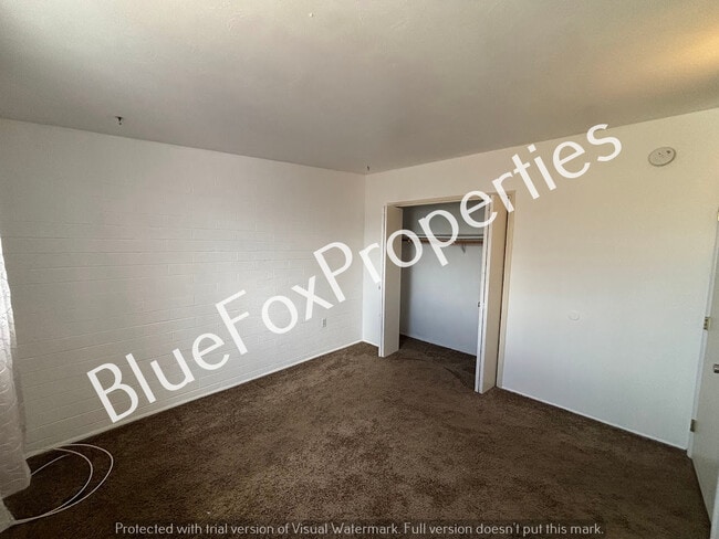 Building Photo - 1228 E Kentucky St