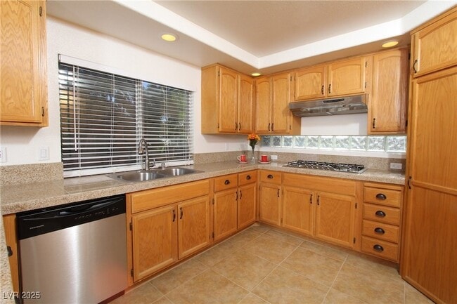 Building Photo - 2830 Via Stella St