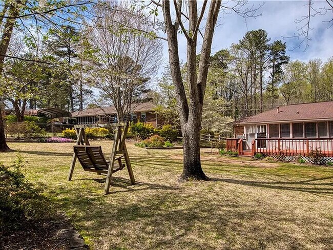 Building Photo - 425 Plantation Rd SW