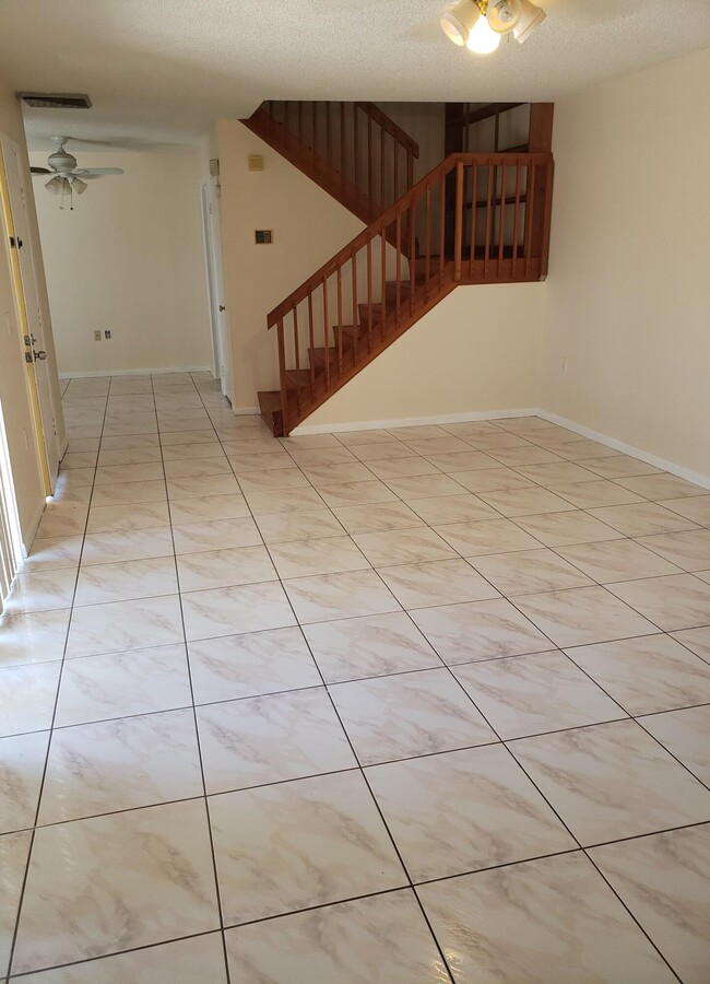 Building Photo - 1612 16th Way