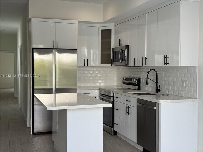 Building Photo - 1786 SW 9th St