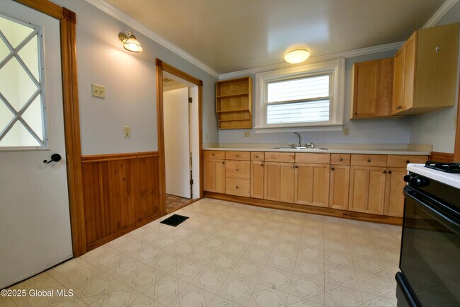 Building Photo - 113 N 3rd Ave