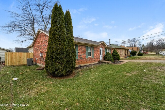 Building Photo - 114 Hoffman Ln