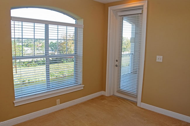 Building Photo - 4300 S Beach Pkwy