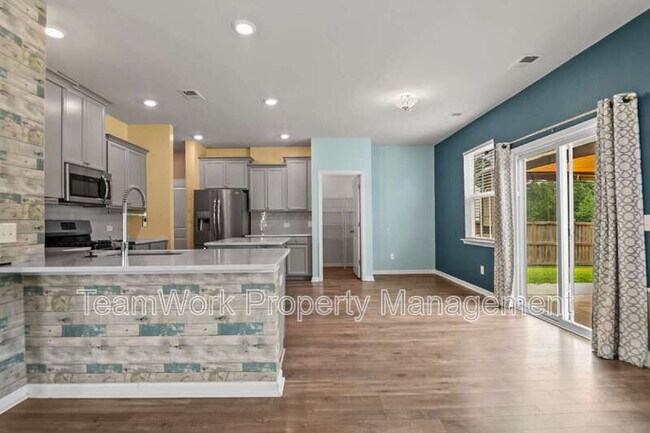 Building Photo - 126 Daniels Creek Cir