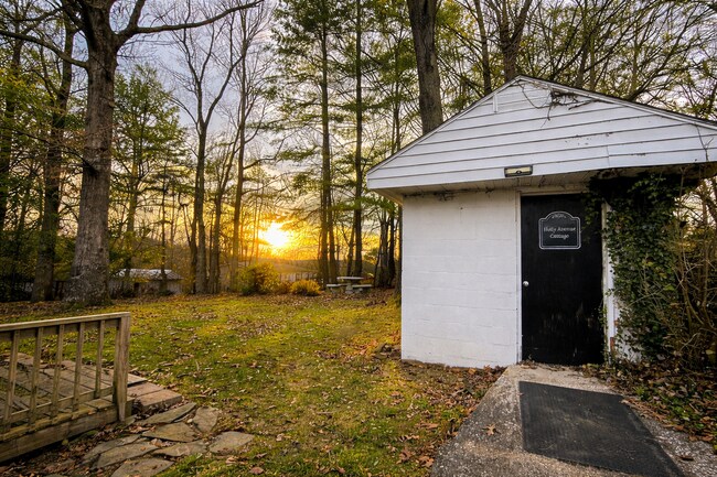 Building Photo - 117 Holly Ave