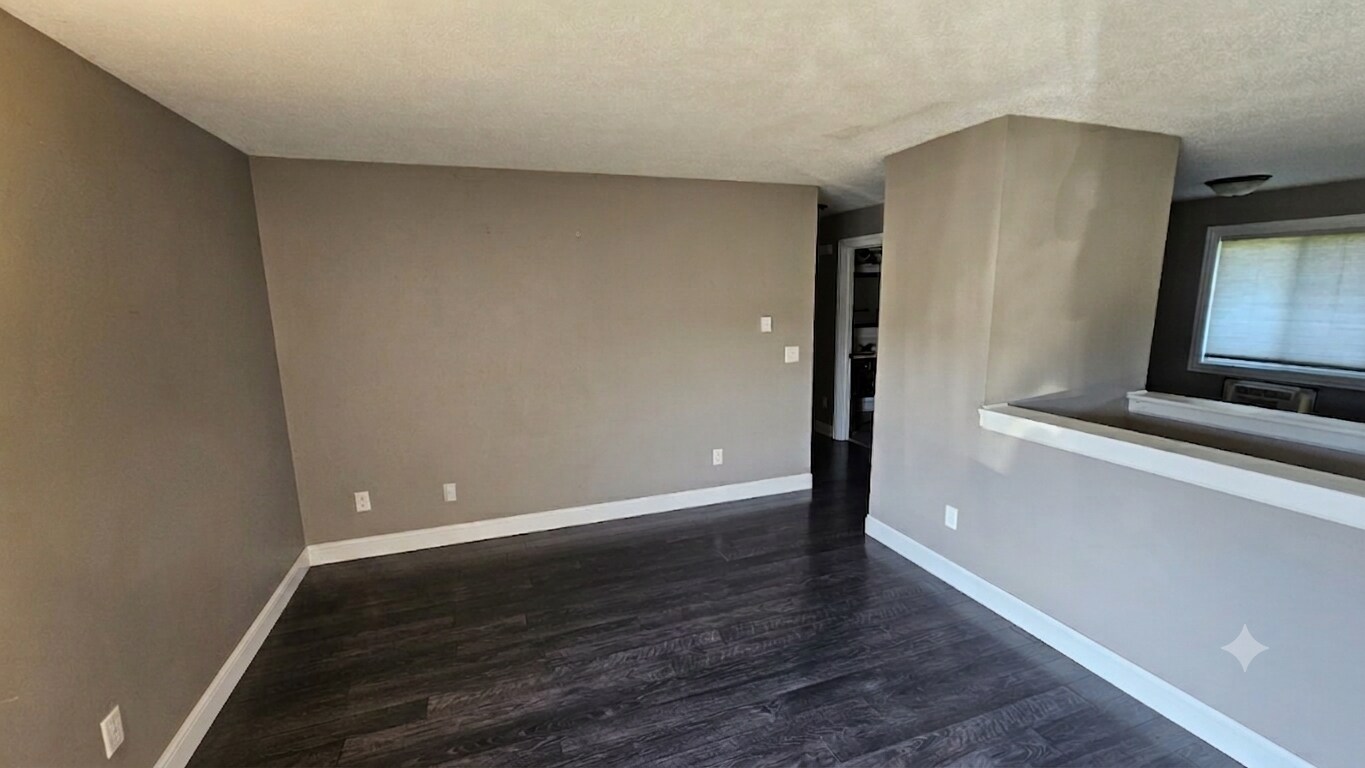 Building Photo - 3302 29th Ct S