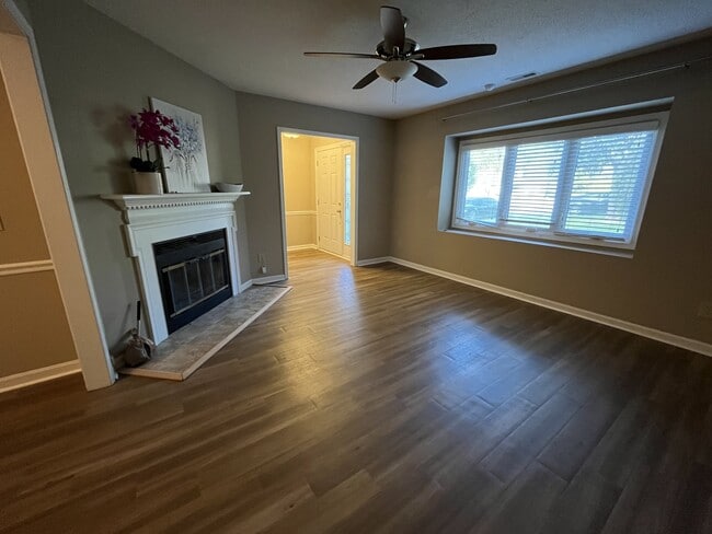 Building Photo - 12 Poppy Trail