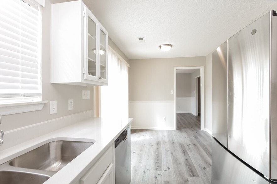 Building Photo - 7304 Hethersett Ln