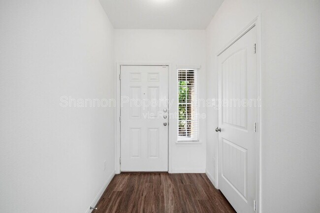 Building Photo - 10322 Urban Oak Trl