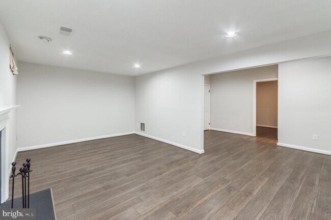Building Photo - 6619 Sky Blue Ct