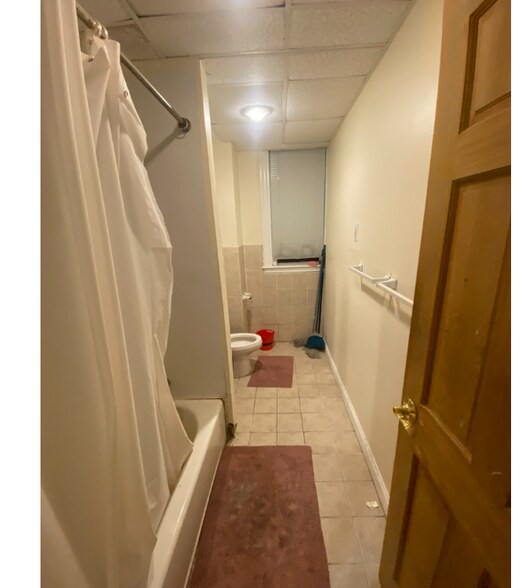 Building Photo - 368 Riverway