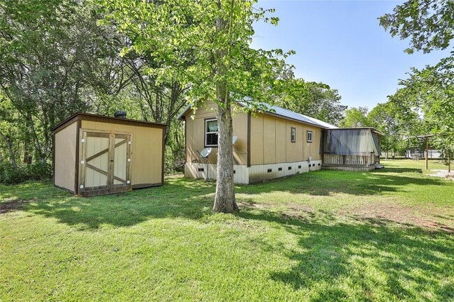 Building Photo - 2205 Willow Cove Dr