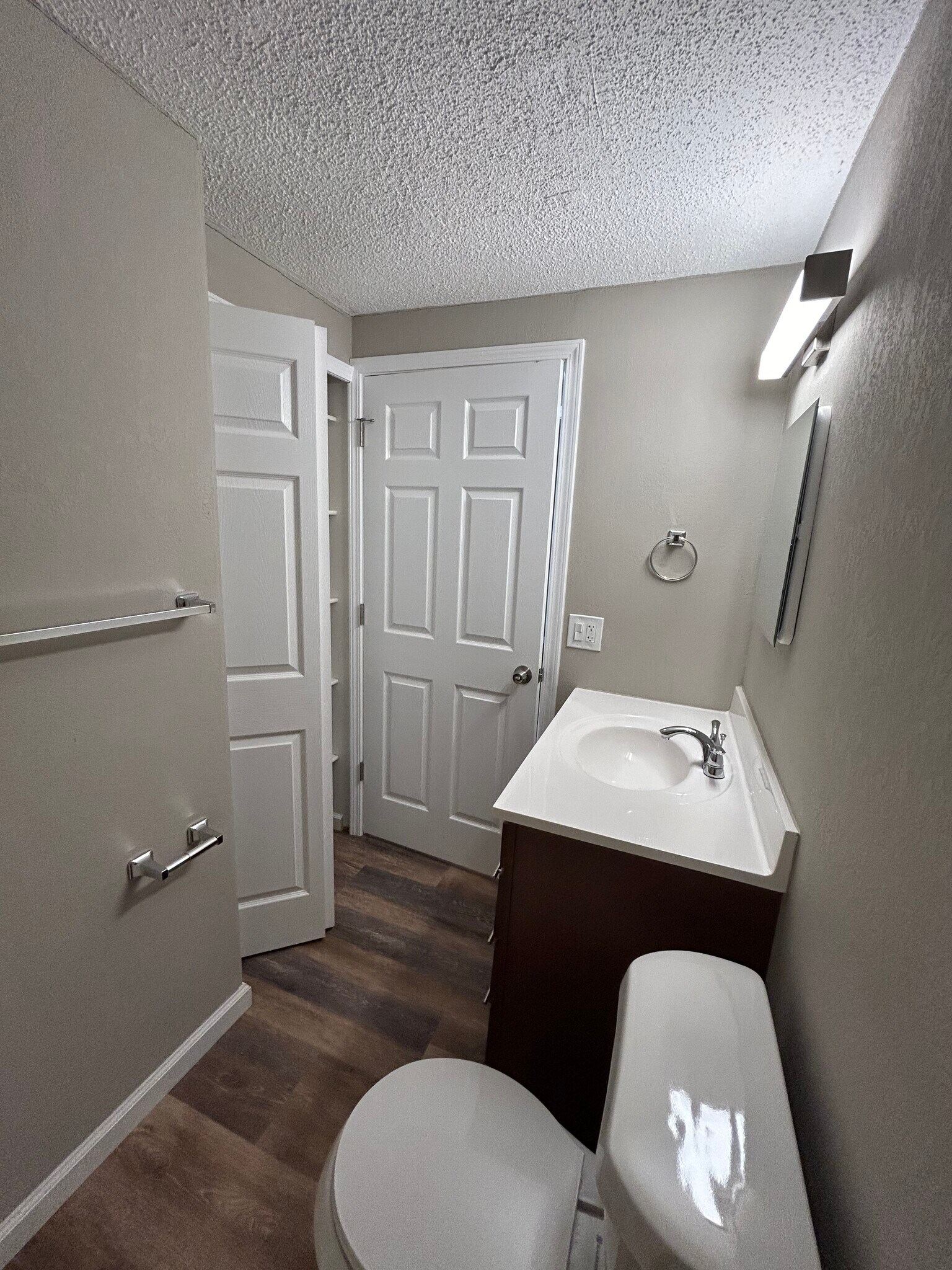 Building Photo - 121 Waterbury Ct