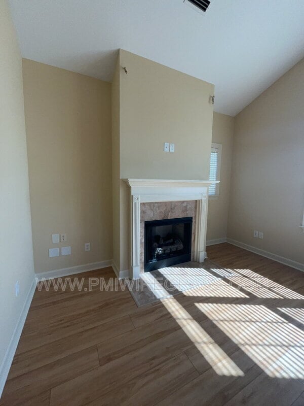 Building Photo - 306 Hidden Creek Cir