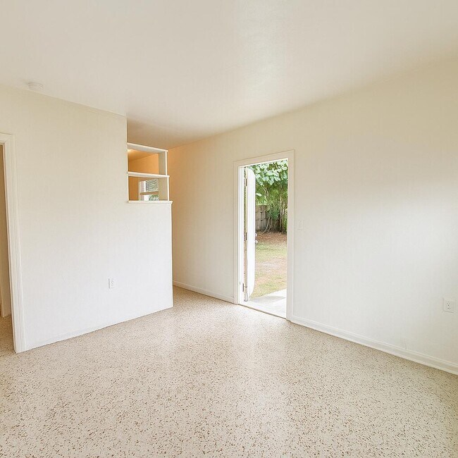 Building Photo - 528 58th St