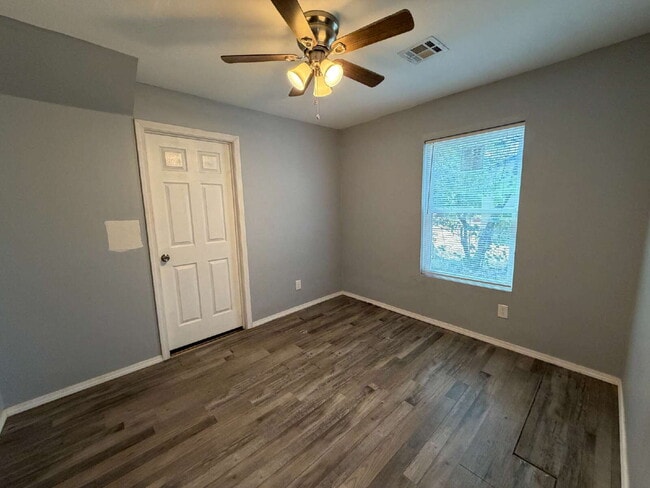 Building Photo - 3-Bedroom, 2 Full Baths in Del City