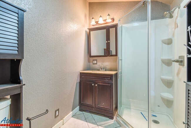 Building Photo - Lovely Downtown San Jose Home | Off-Street Parking