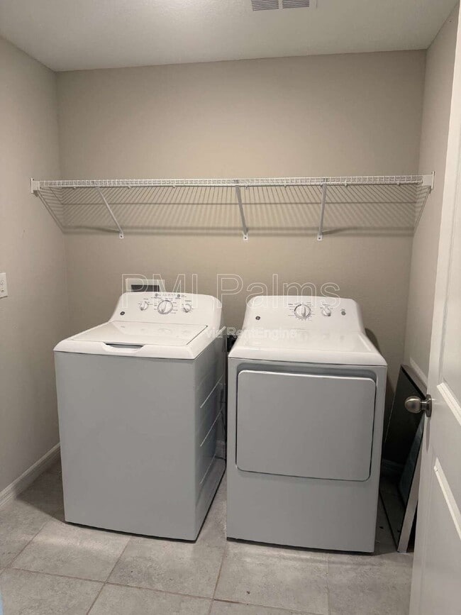 Building Photo - 10332 Alder Green Dr