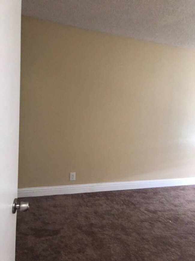 Building Photo - 541 Nevin Ave