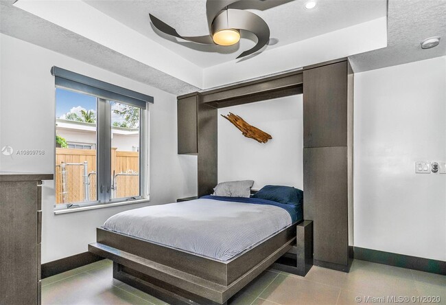 Building Photo - 2612 Key Largo Ln