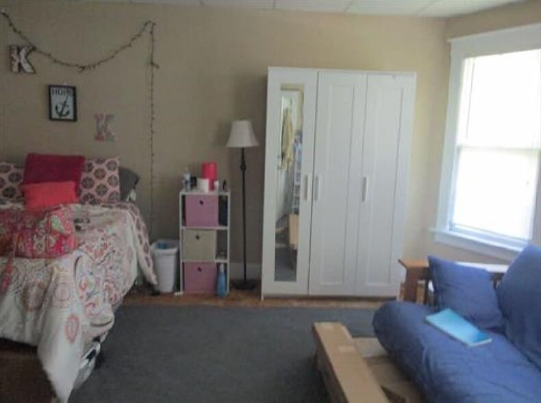 Building Photo - 130 Ridgeway St