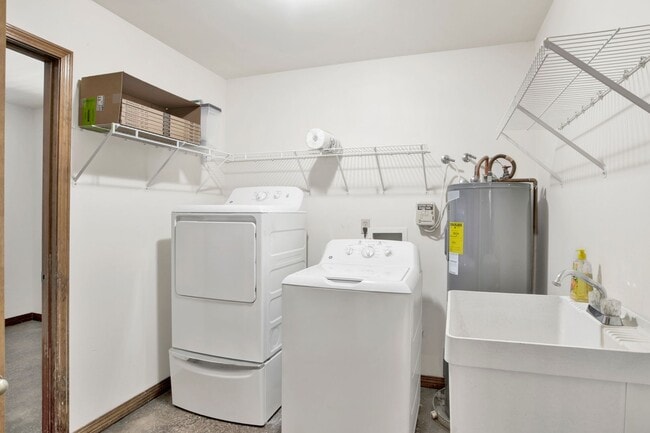 Building Photo - Well-Maintained Home with 2-Car Garage & Screened Back Porch in Central Location