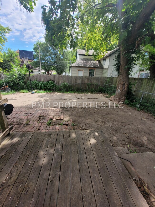 Building Photo - 1821 S 11th St