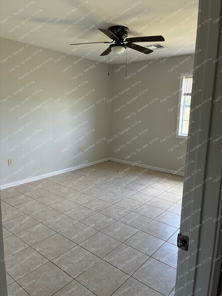 Building Photo - 338 Gloria St