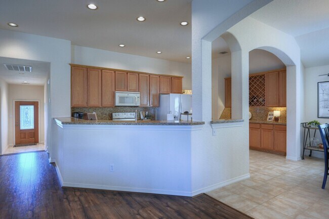 Building Photo - 108 Cove Cir