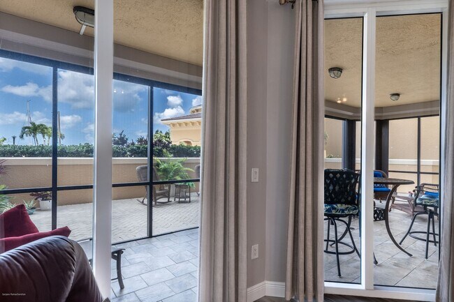 Building Photo - TURNKEY FURNISHED EXECUTIVE RENTAL IN BURN...