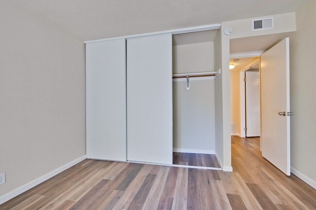 Building Photo - Reduced-Beautiful 3 bedroom 2 bath Single Family Home $4395