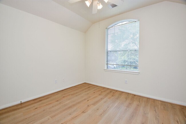Building Photo - 15119 Newfield Bridge Ln
