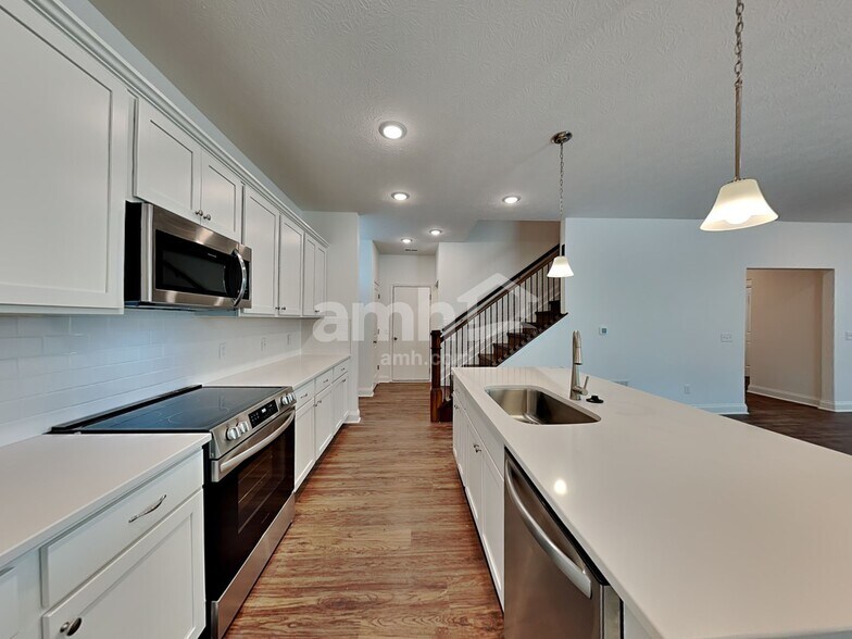 Building Photo - 8276 Northpoint Dr