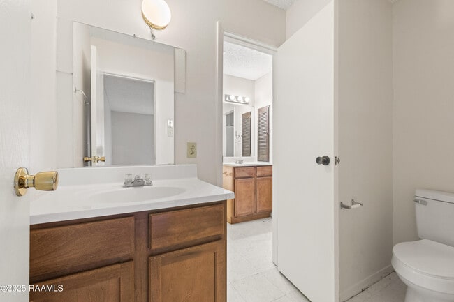 Building Photo - 504 Knollwood Cir