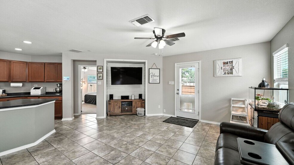 Building Photo - 208 Gatewood Clf