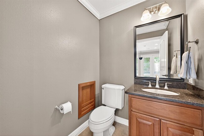 Building Photo - 903 Sugarfield Ct