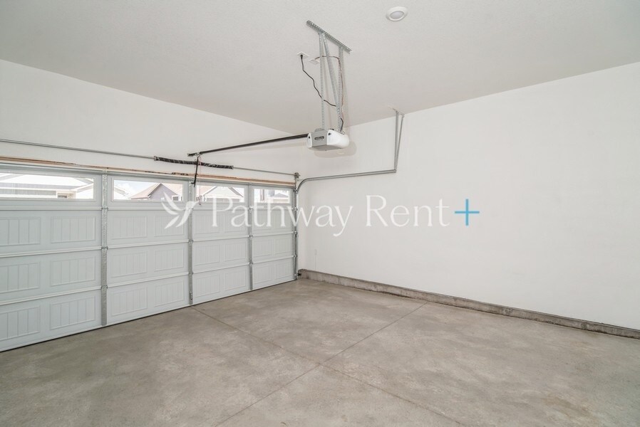 Building Photo - 9491 Yampa St